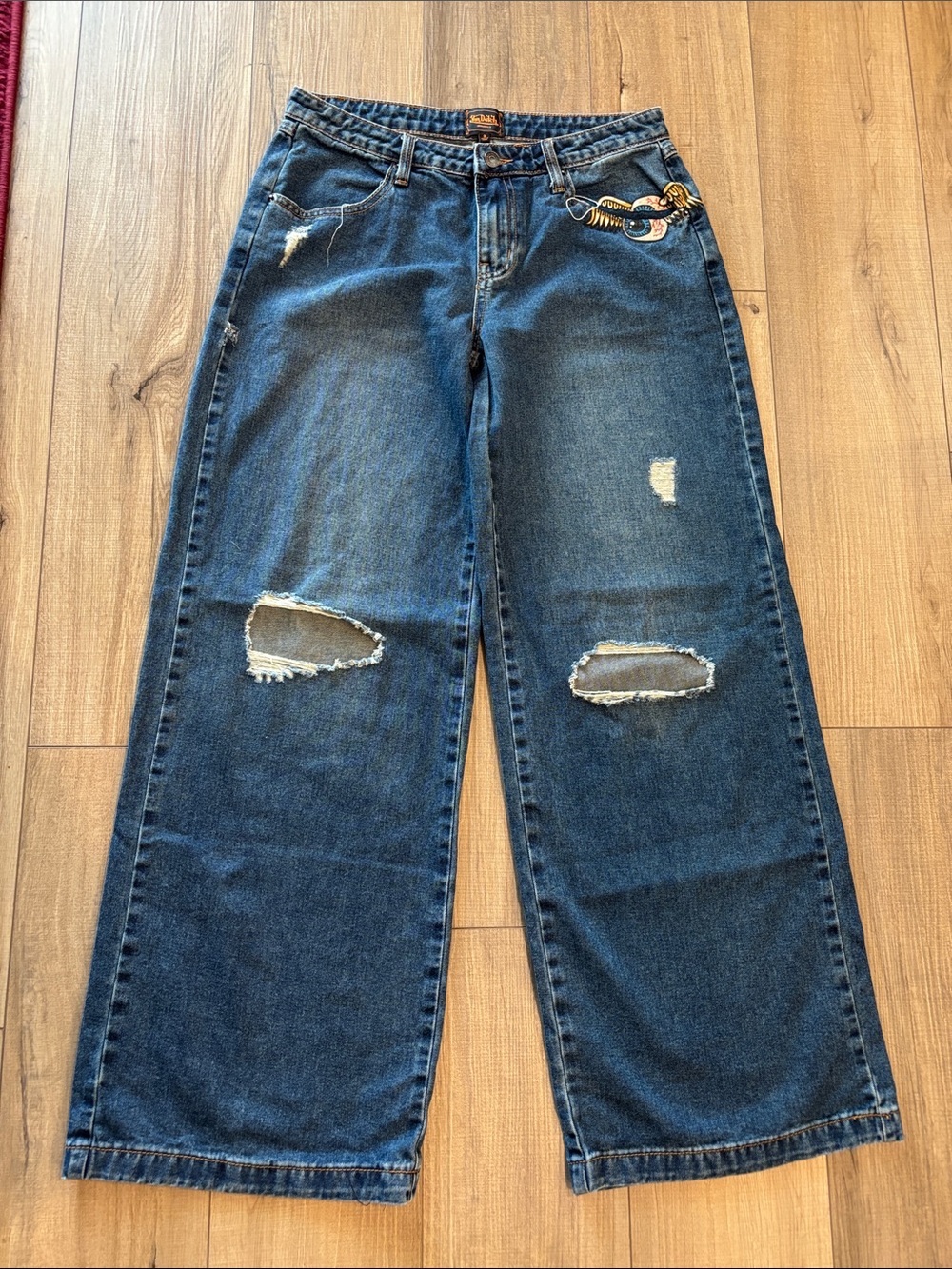 Von Dutch women jeans Size 9 blue baggy distressed